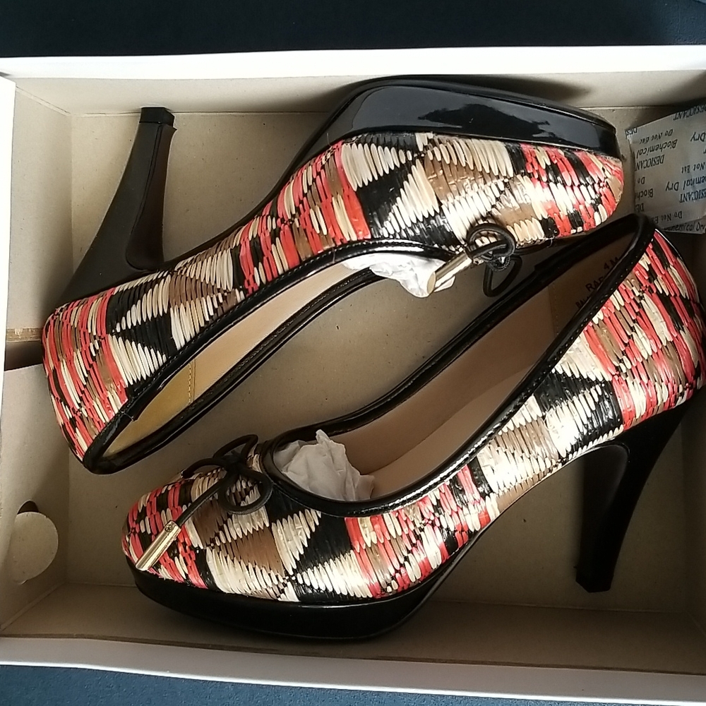 Women's shoes size 4M